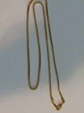 Classic Vintage Signed MONET Gold Tone Chain Necklace – 18” Box Link